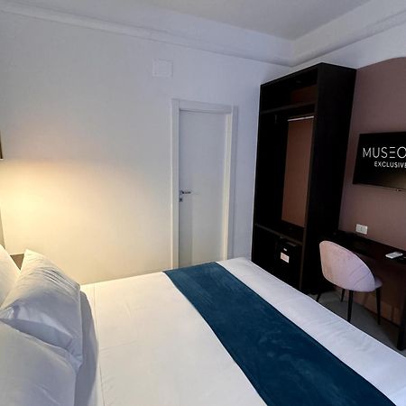 Hotiday Room Collection - Napoli Museo Suite Exterior foto