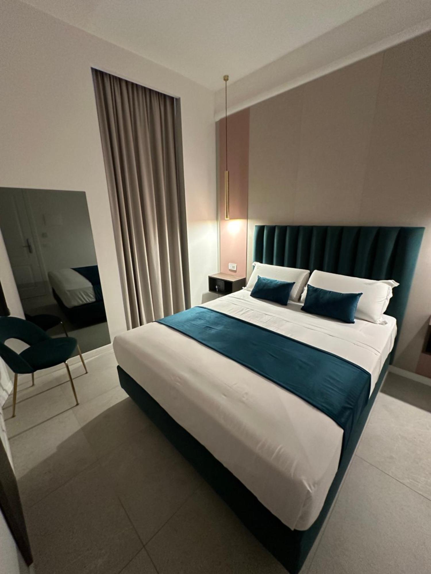 Hotiday Room Collection - Napoli Museo Suite Exterior foto