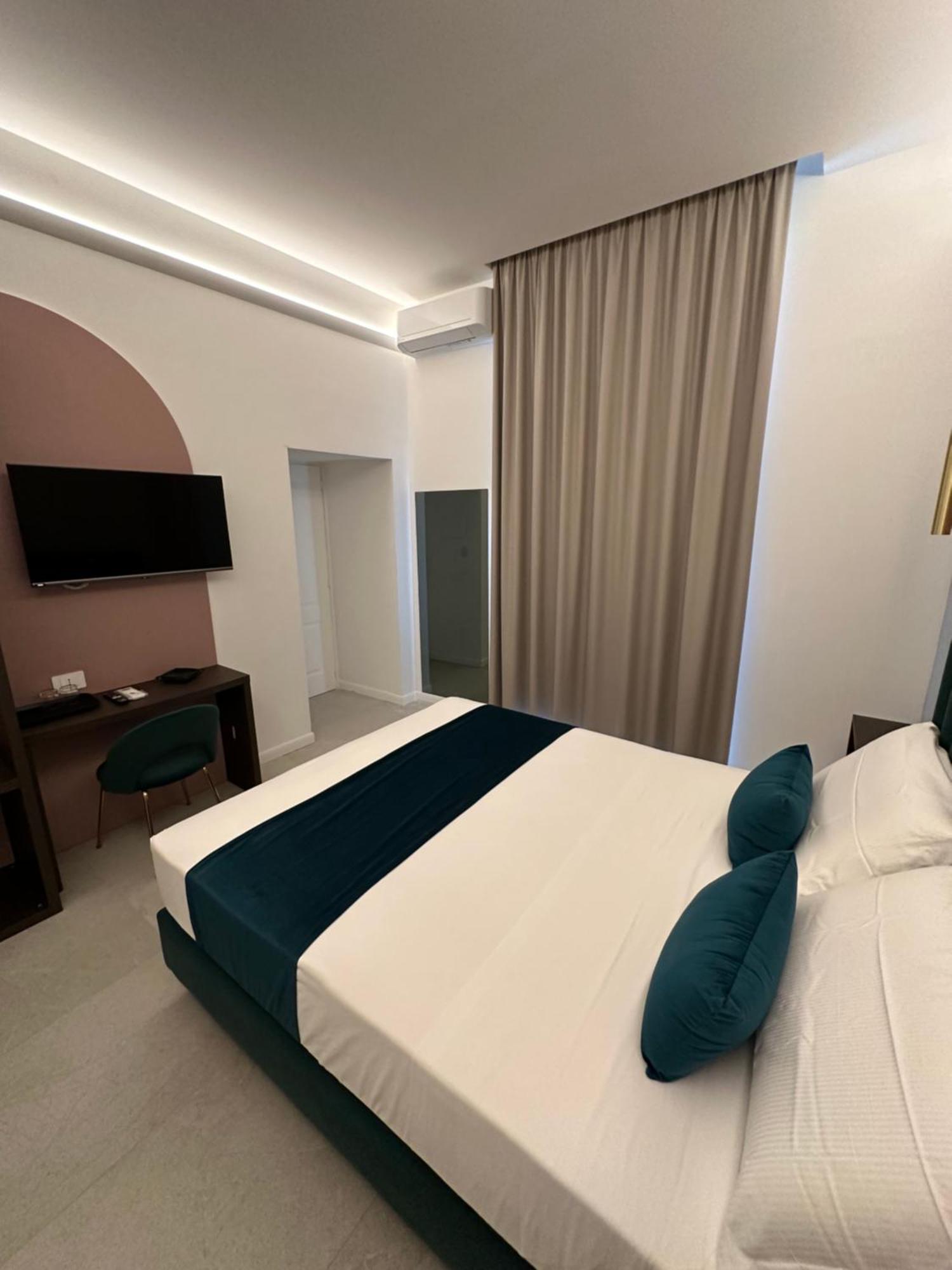 Hotiday Room Collection - Napoli Museo Suite Exterior foto