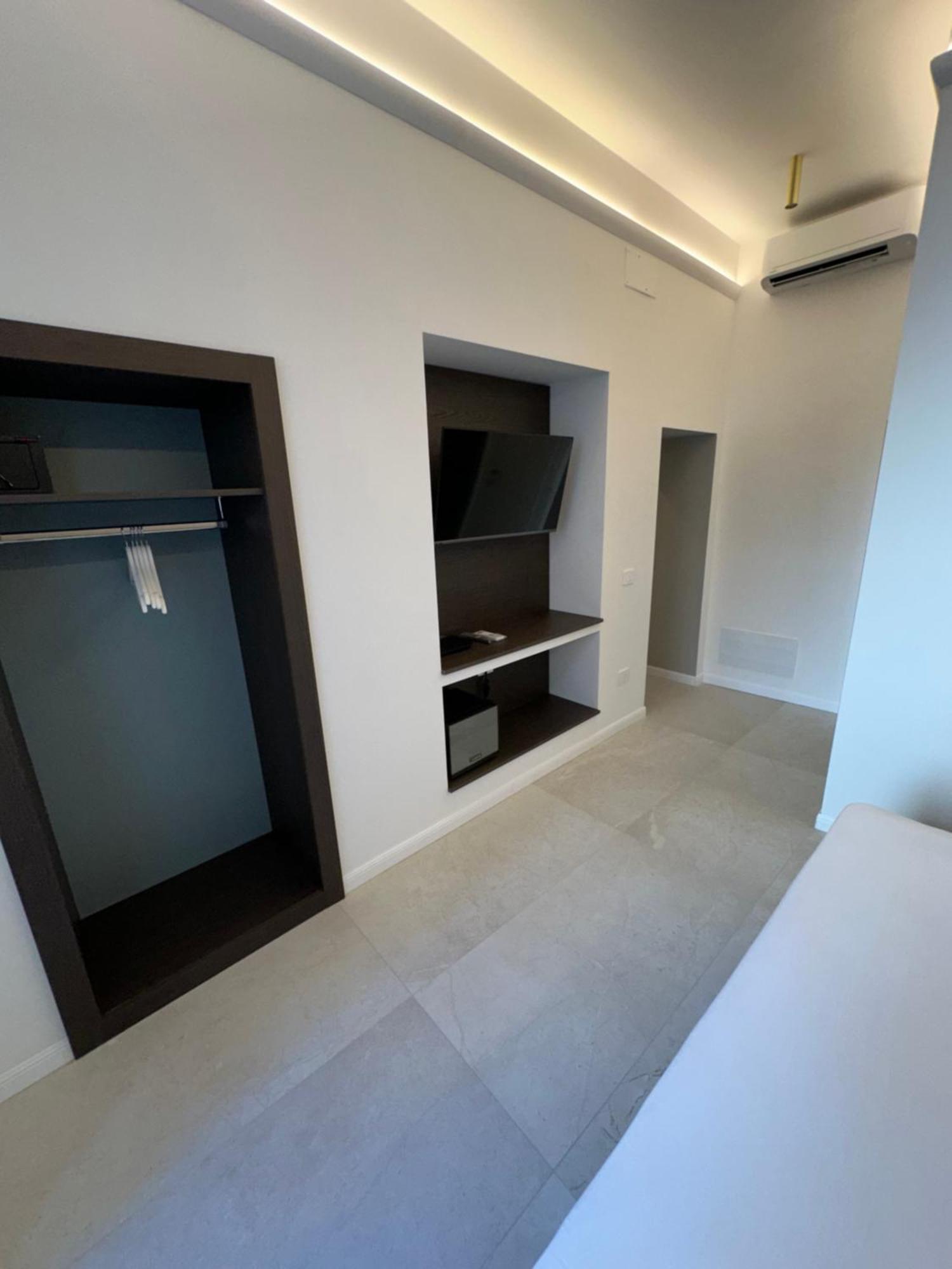 Hotiday Room Collection - Napoli Museo Suite Exterior foto