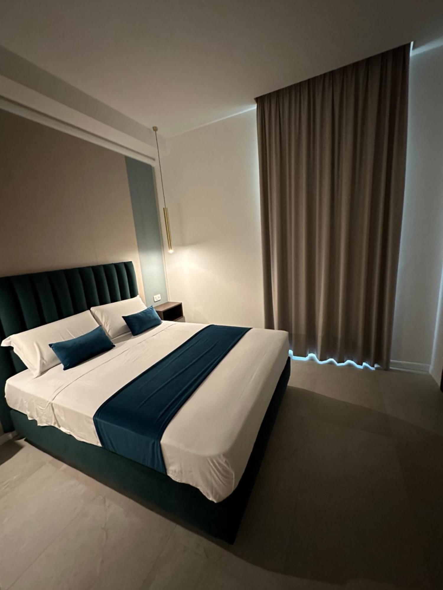 Hotiday Room Collection - Napoli Museo Suite Exterior foto