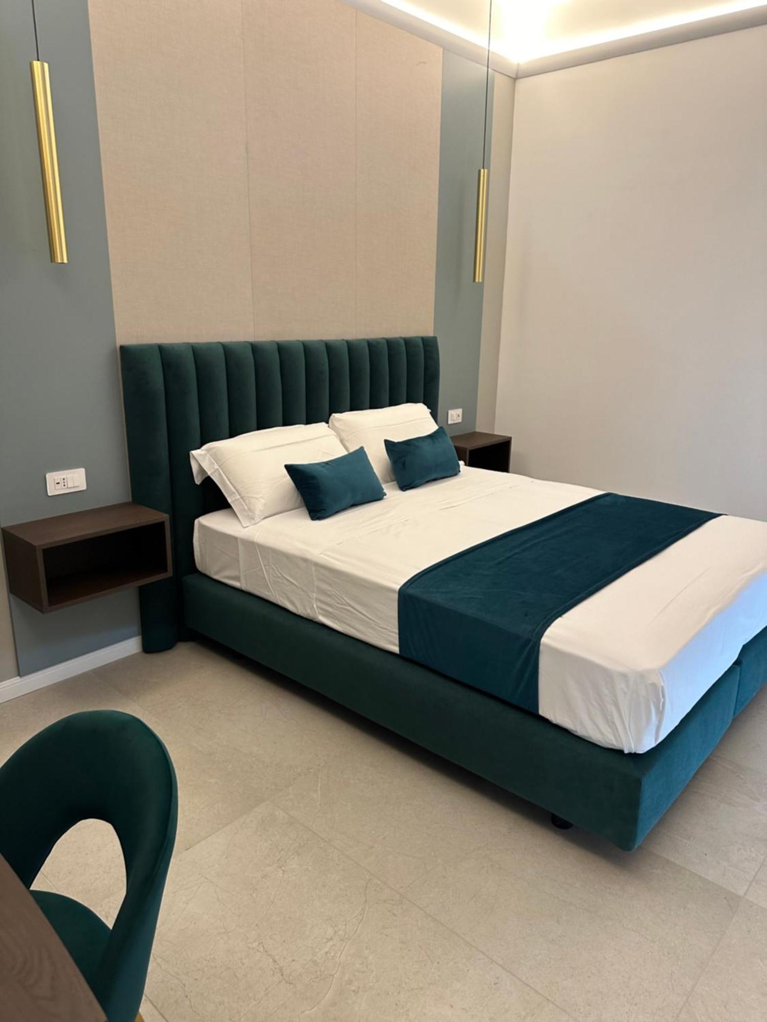 Hotiday Room Collection - Napoli Museo Suite Exterior foto